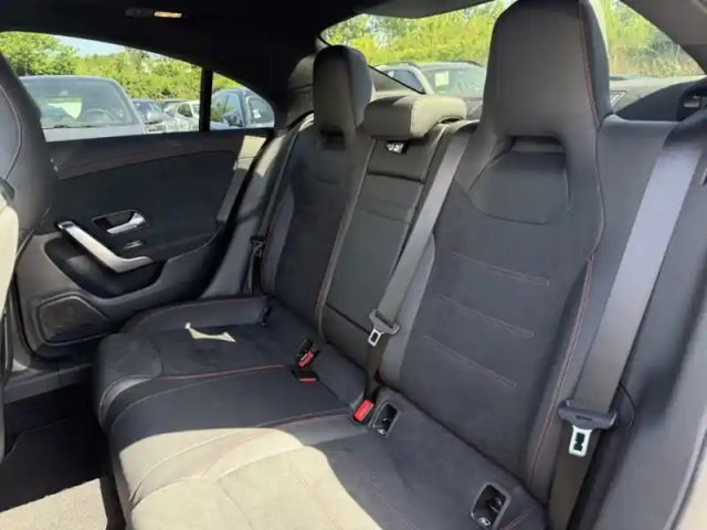 Mercedes Cla 250 e coupé amg line — photo 11