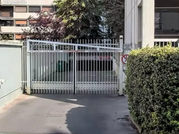 Parking à louer- porte dorée- Paris 12