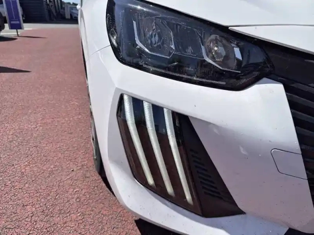 Peugeot 208 puretech 100 s&amp;s bvm6 — photo 16