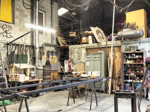 Transmission et vente fonds de commerce Atelier de FERRONNERIE Serrurerie artisanale ART du FER sur 