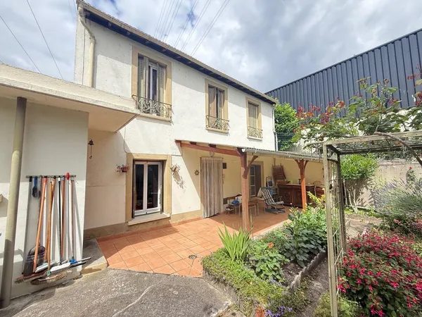 Maison 174m2 à vendre beau potentiel à 8 minutes de la Gare RER D Vert de Maisons