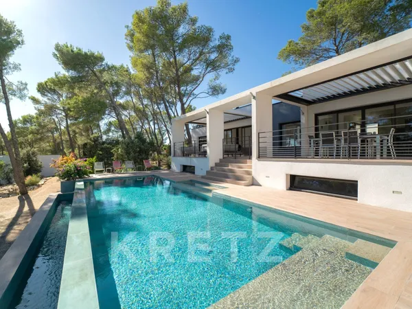 Villa d'exception avec dépendances et vue dégagée panoramique