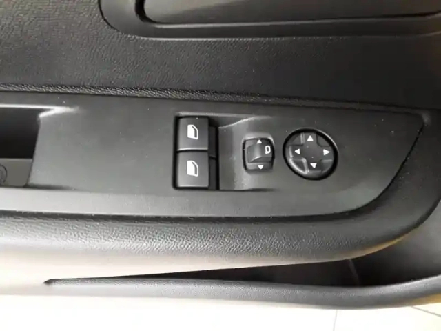 Peugeot 208 puretech 75 s&amp;s bvm5 — photo 22