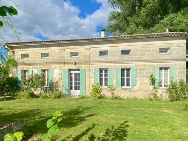 Maison 8 pièces 220 m²