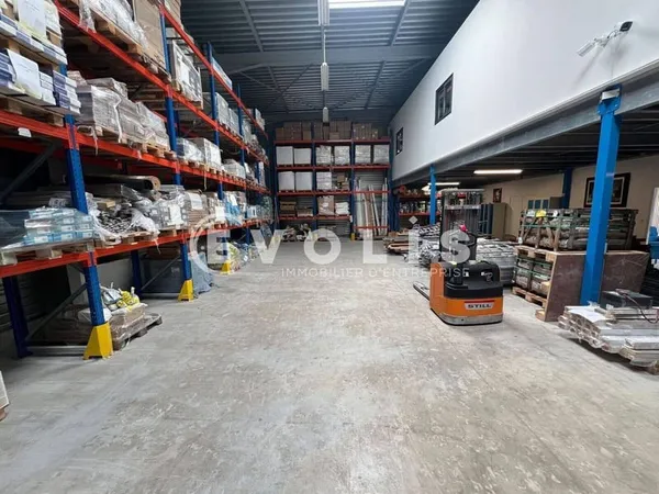 Local d'activité 550 m²