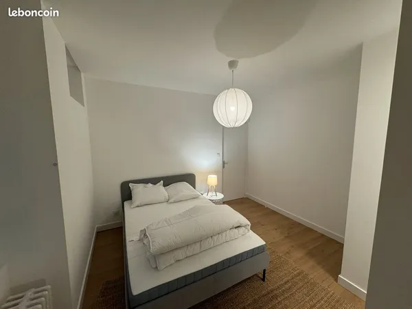 Loue chambre en colocation dans maison