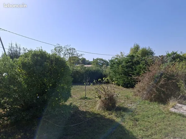 Terrain à bâtir de 666 m² à AIX-EN-PROVENCE (13)