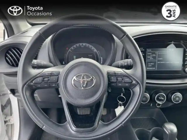 Toyota Aygo x 1.0 vvt-i 72ch dynamic s-cvt — photo 13