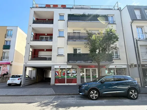 Studio avec terrasse à 200m de la Gare