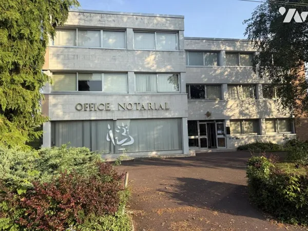 Bureaux 728 m²