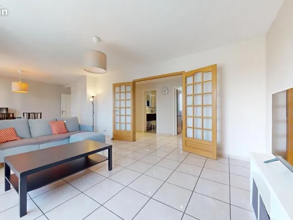 Chambre 4 pièces 90 m²