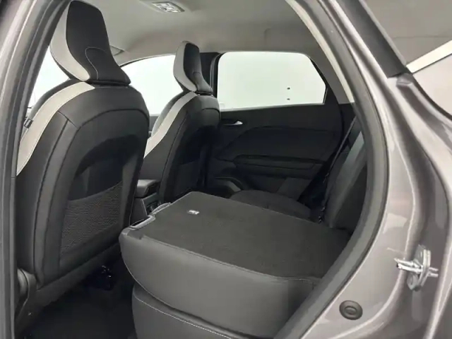 Renault Captur e-tech 145 - 21 — photo 30