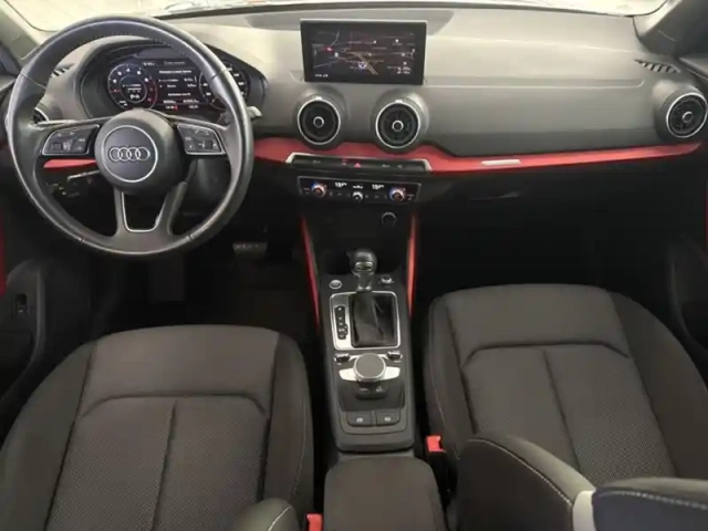 Audi Q2 30 tfsi sport — photo 11