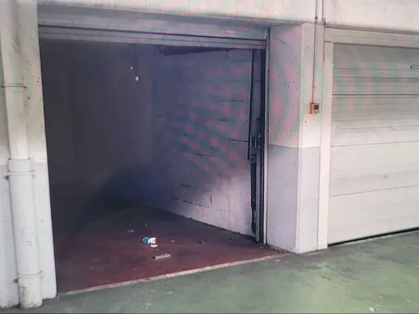 Loue box fermé à Levallois