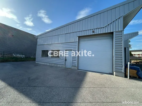 LOCAL D'ACTIVITE 311 m² ALLONZIER-LA-CAILLE