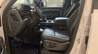 Land-Rover Defender 110 2.0 P300e PHEV X-Dynamic HSE — photo 12