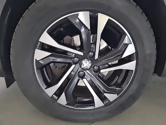 Peugeot 2008 puretech 130 s&amp;s eat8 — photo 13