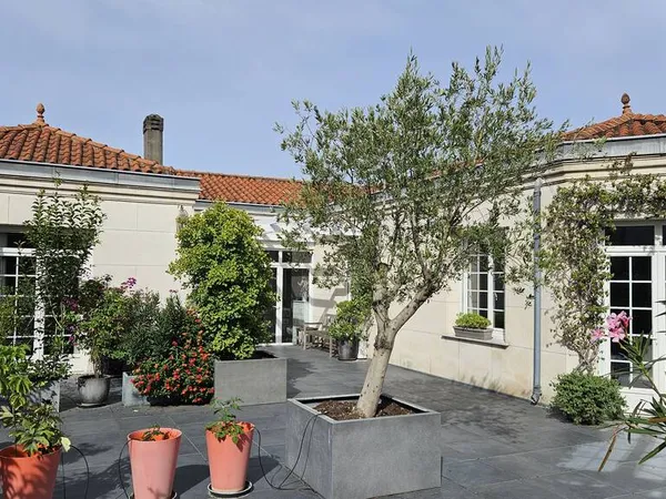 Maison 9 pièces 255 m²