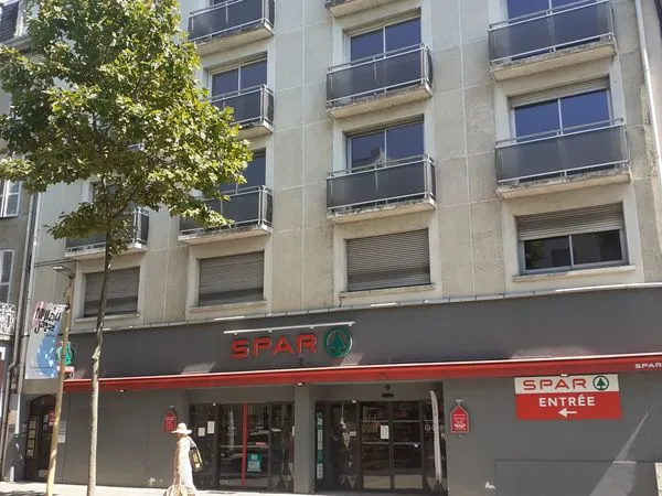 Local pro centre ville millau 105 M2