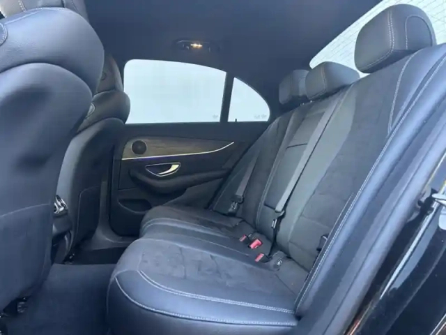 Mercedes Classe E 300 de amg line berli — photo 16