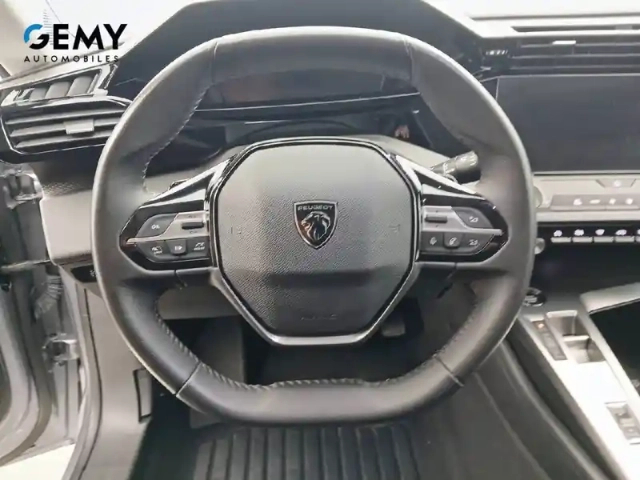 Peugeot 308 phev 180 e-eat8 — photo 13
