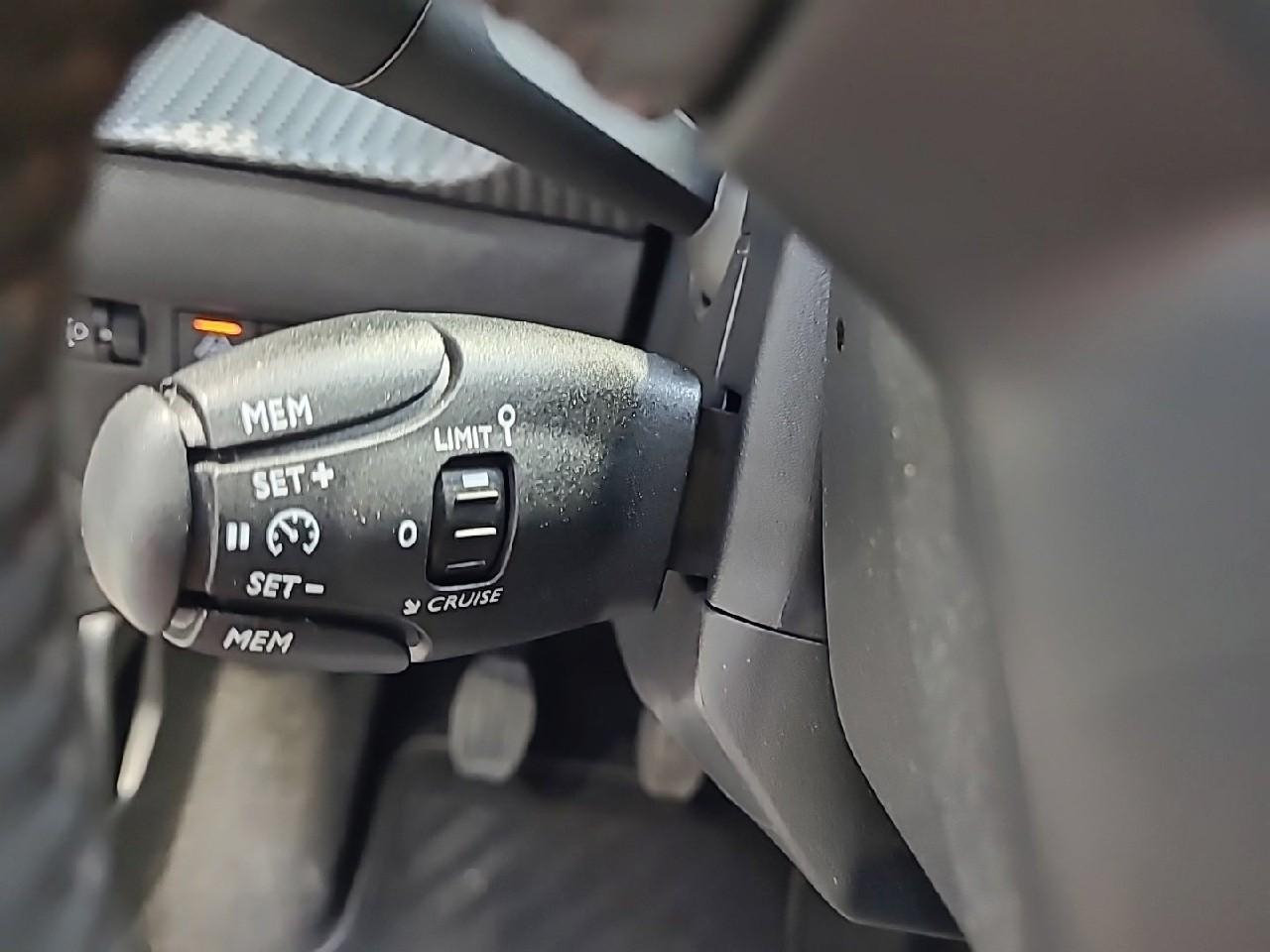 Peugeot 208 puretech 100 s&s bvm6 allure — photo 27