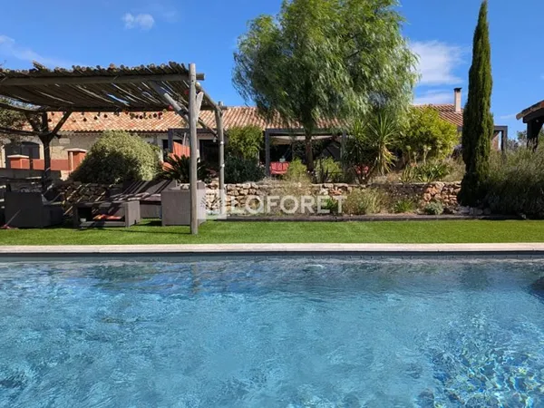 Propriété 6 pièces 195 m²