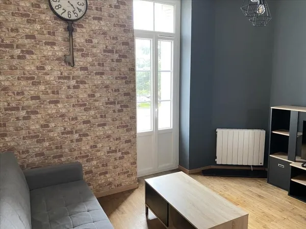 A LOUER - RUE DE LIMOGES - Beau T2 Meublé 30 m²