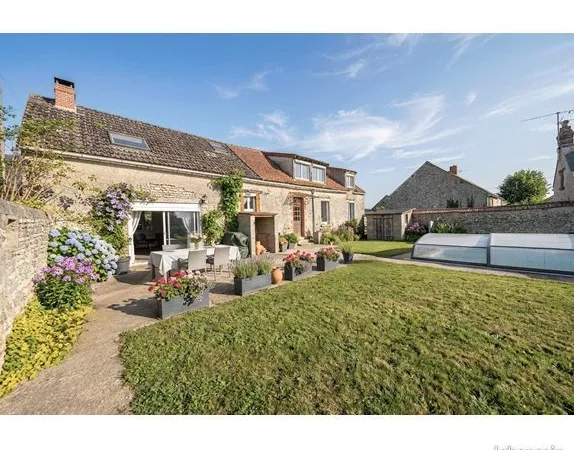 Longère 6 pièces 160 m²