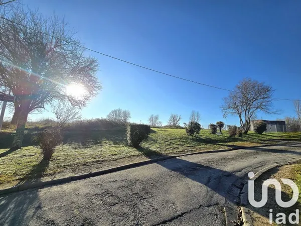 Terrain 8378 m²