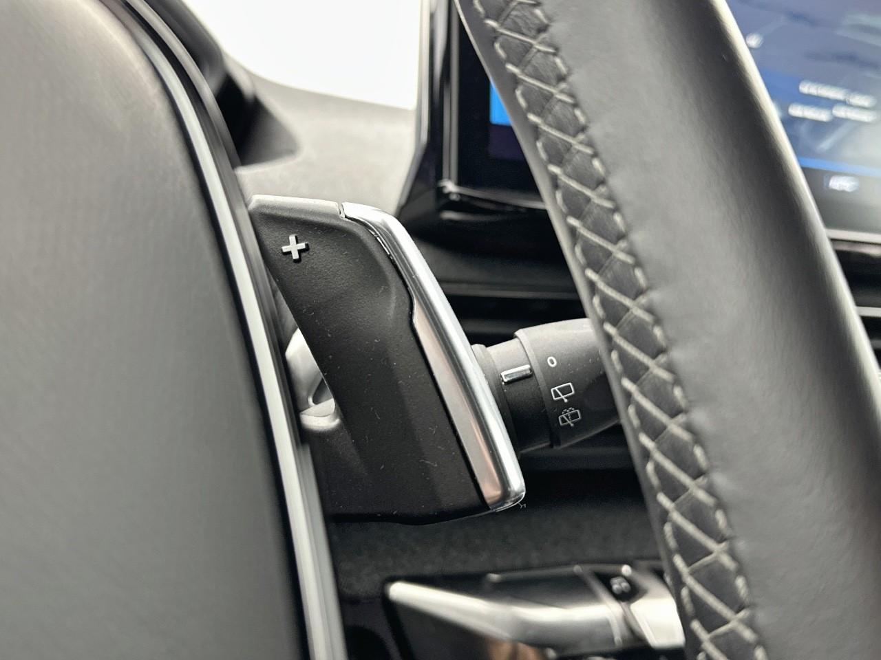 Peugeot 5008 puretech 130ch s&s eat8 allure pack — photo 21