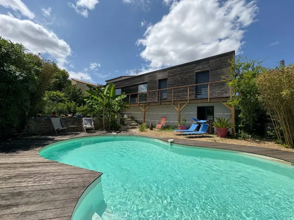 Villa 6 pièces 208 m²