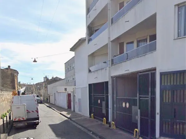 4 emplacements motos sécurisés, investissement locatif