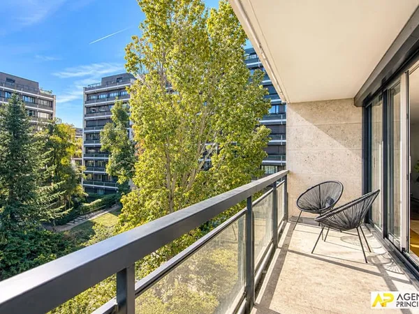 Versailles Montreuil résidence 'Champ Lagarde' appartement 4 Pièces 92.53 m² carrez avec balcon, asc