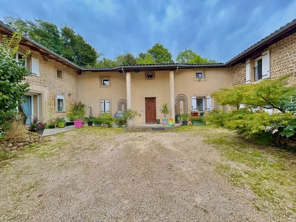 Maison de charme 392,84 m²