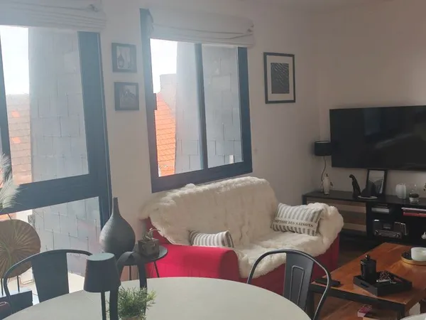 Appartement sécurisé au calme duplex 2 chambres Meublé tout équipé déco contemporaine Parking Ascens