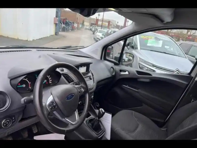 Ford Transit Courier 1.5 tdci 75ch stop&amp;start trend business — photo 9