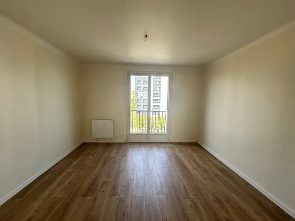 Appartement * 3 Pièces * 49 M² * 44400 Reze * 700 * 35 * 735