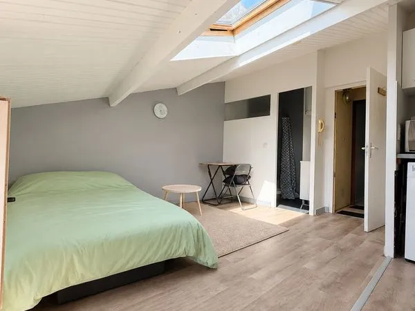 Studio meublé lumineux