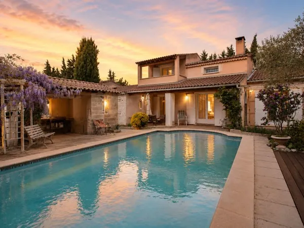 Villa 5 ch. piscine & atelier - Vue Ventoux
