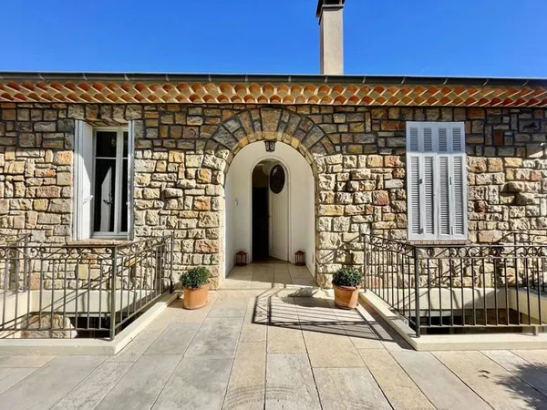 Villa 7 pièces 180 m²