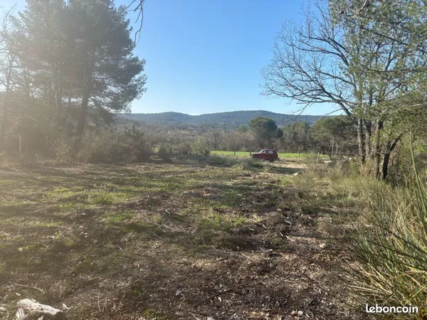 Loue emplacement de 500m2 pour véhicule mobile avec eau