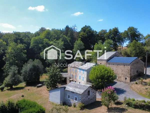 Ensemble immobilier deux habitations et dépendances