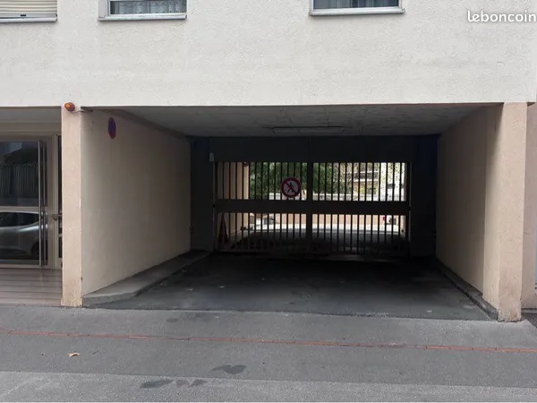 Stationnement Location Lyon   84€
