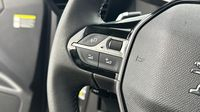 Peugeot 2008 1.2 PureTech 130ch S&S Allure Pack EAT8 — photo 18