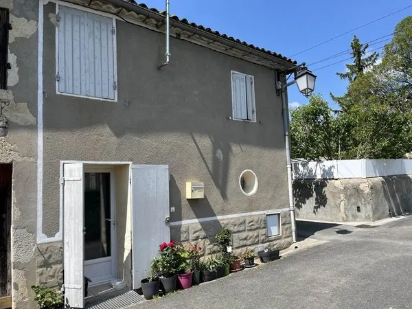Maison en pierre de 3 pièces principales