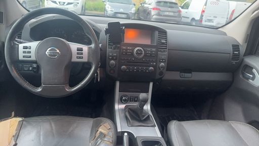 Nissan Navara 2.5 dCi 190 4WD - Double Cabine Xe – 2015 – 124880 km – Diesel – Boîte Manuelle — photo 24