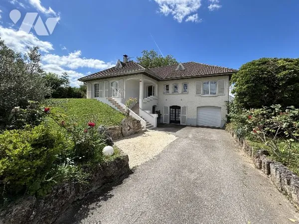 Maison 7 pièces 260 m²