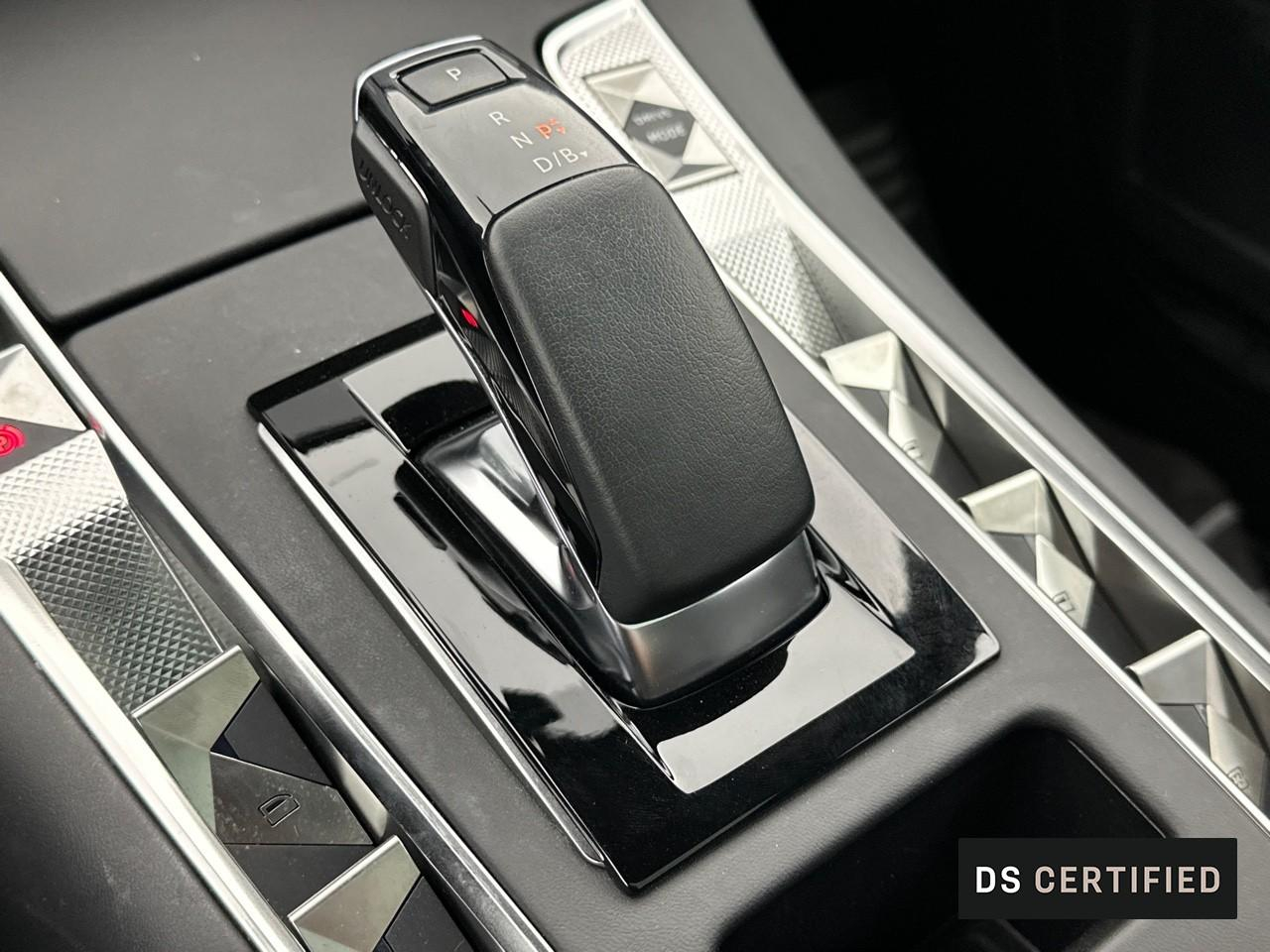 Ds Ds 7 crossback hybride rechargeable e-tense 300 eat8 4x4 rivoli — photo 35
