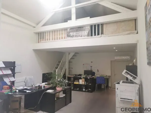 Boutique 1 pièce 250 m²